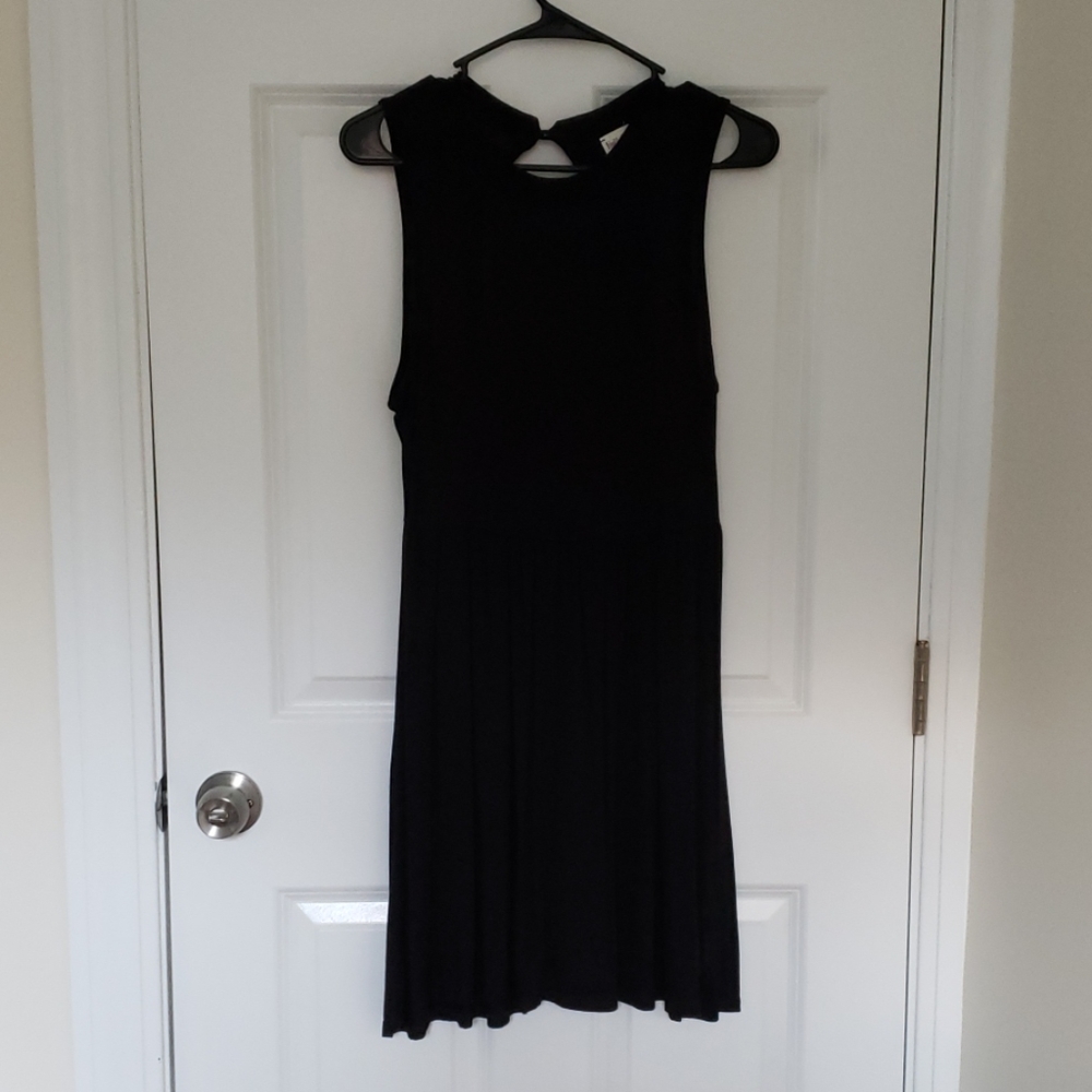 Black short sleeved dress